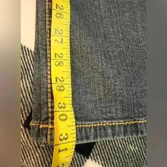 Tommy Hilfiger NWT Women’s size 16 flare denim jeans - Picture 7 of 9